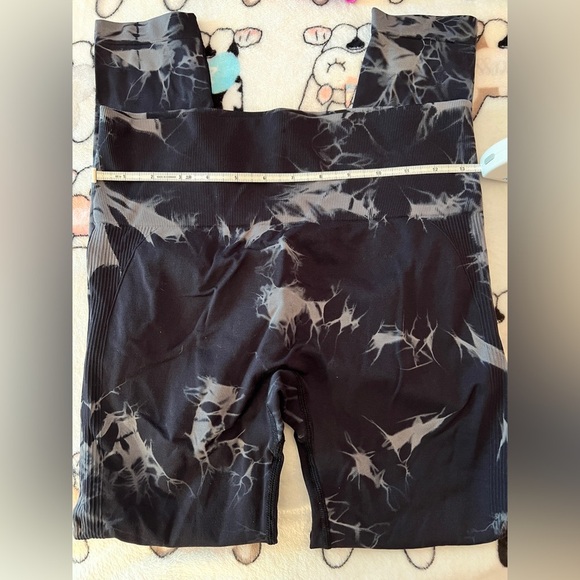Stylish Black Tie-Dye Women's Leggings, size L - Picture 5 of 12